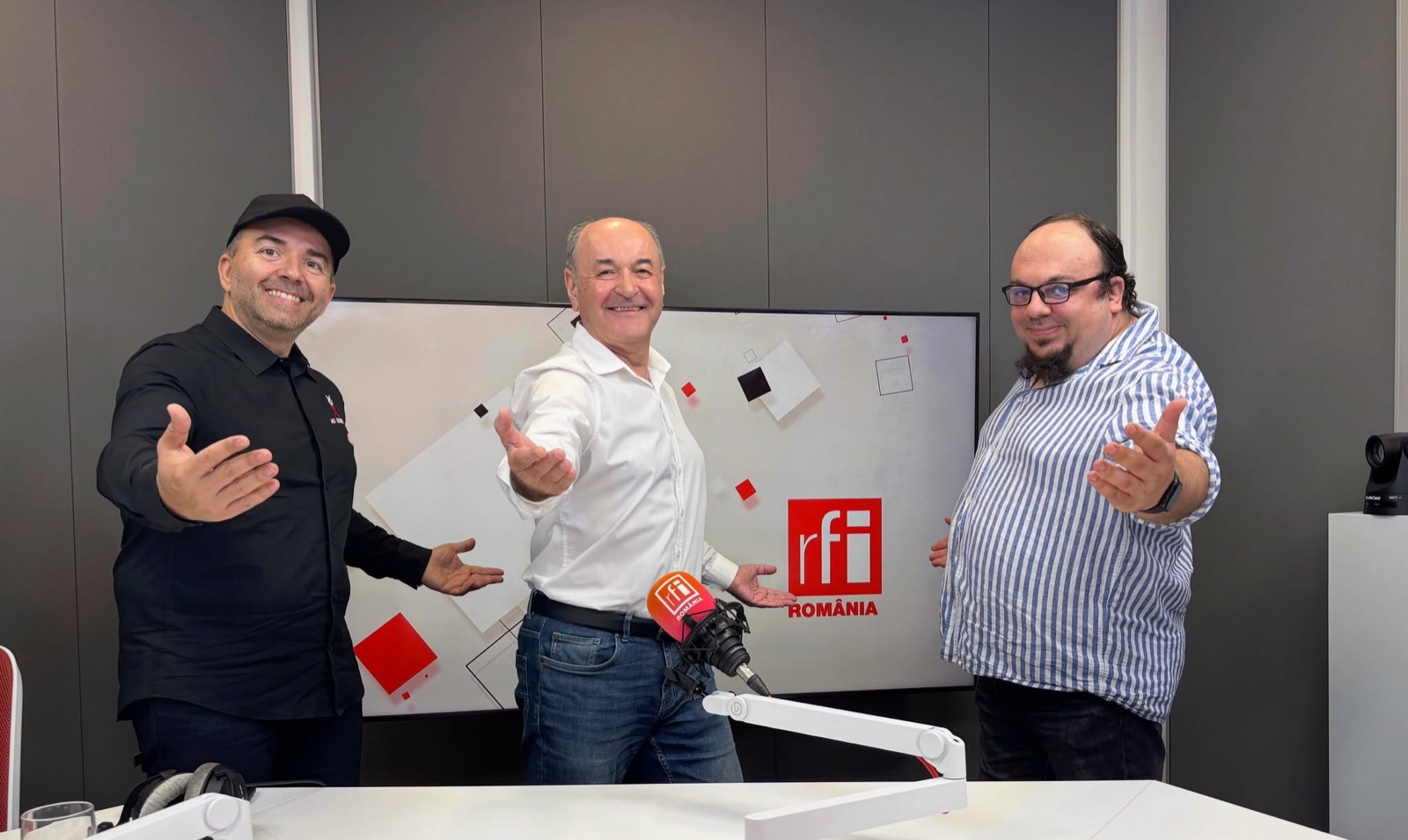 Florin Constantin, Mirel Bran și Ciprian Mihalache în studioul RFI România